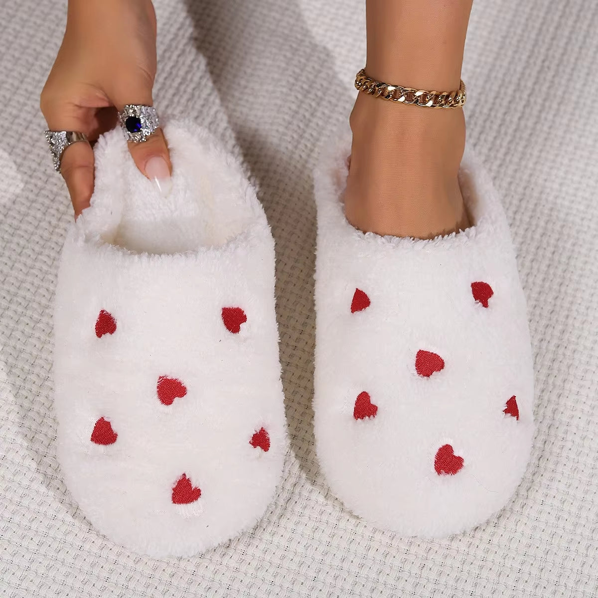 Winter Women'S Heart-Shaped Slippers Love Mute Soft Sole Shoes Indoor Comfortable Cute Silent Carpet Light Living Room